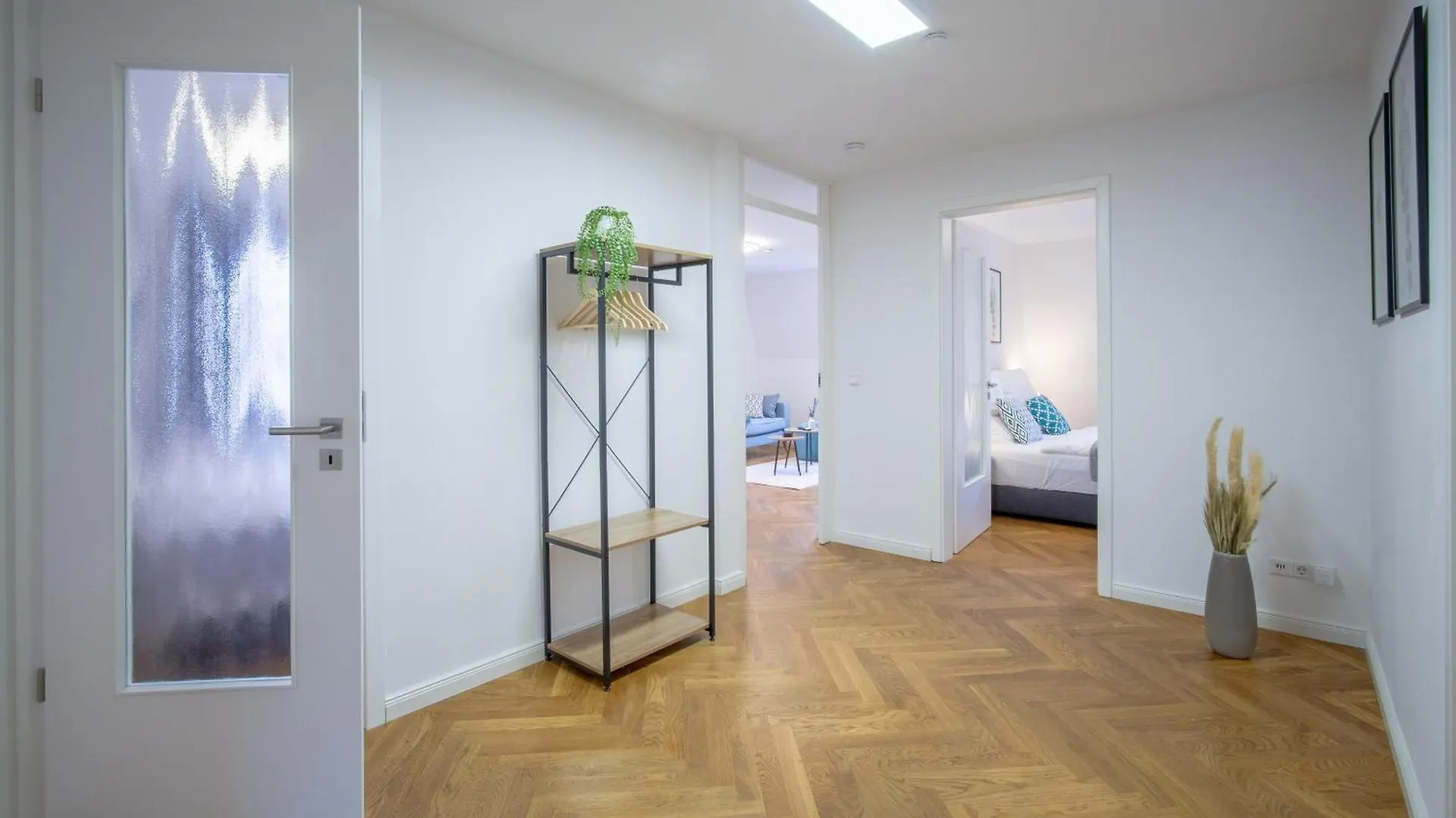 Coview - Design Apartment - 2 Schlafzimmer - Kueche - Highspeed Wlan Dresden 0*,  Germany